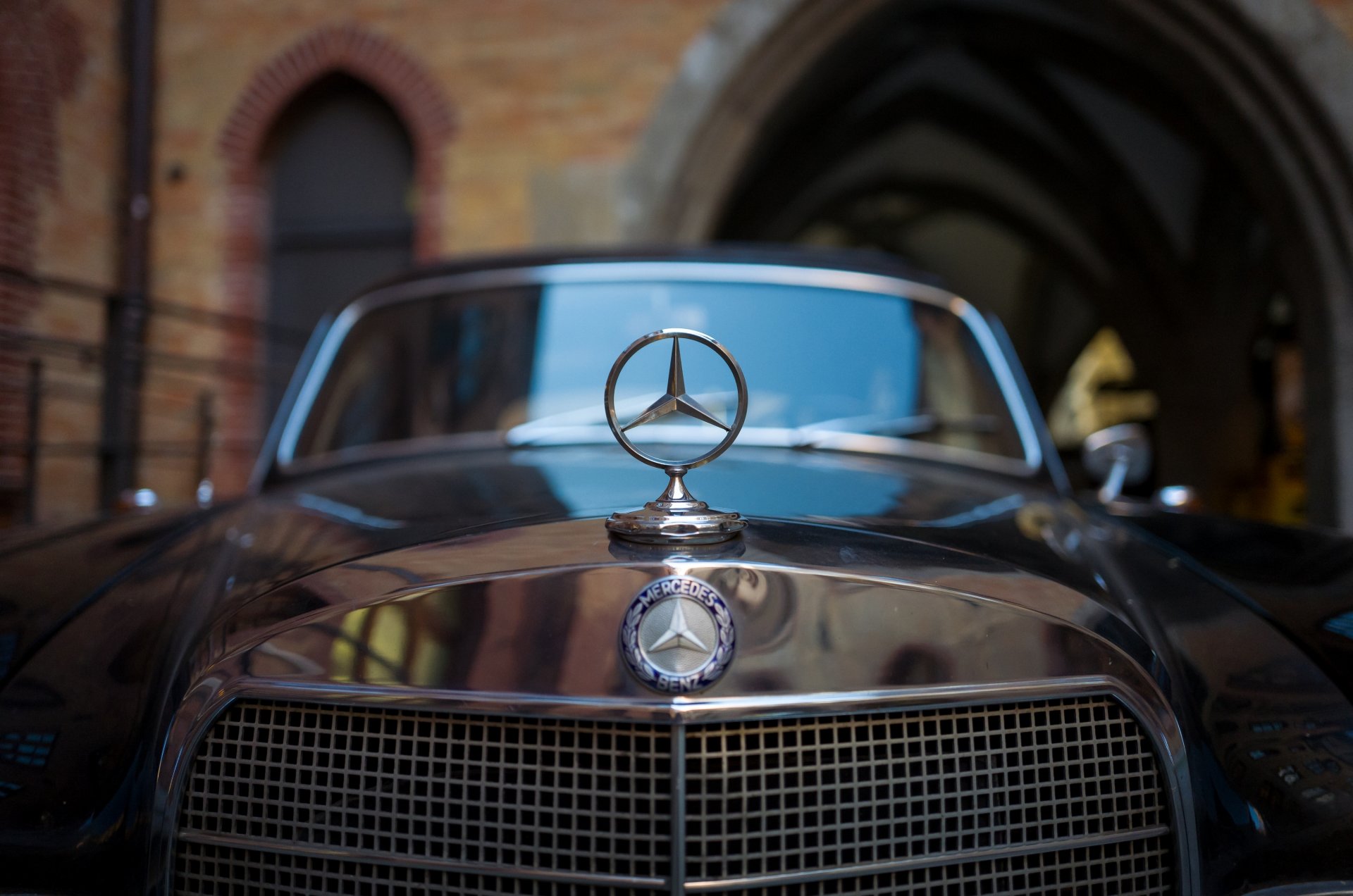 mercedes-benz капот значок