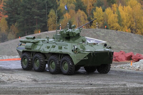 Бронетранспортер бтр-82а вооружен 30-мм